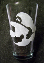 Load image into Gallery viewer, Super Mario Brothers fanart etched pint glass tumbler