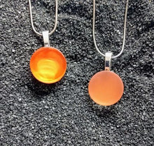 Load image into Gallery viewer, Gumdrop Glass Pendant 3/4"