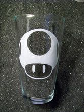 Load image into Gallery viewer, Super Mario Brothers Invincibility Star fanart etched pint glass tumbler
