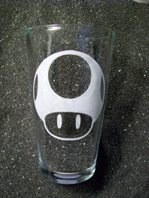 Load image into Gallery viewer, Super Mario Brothers fanart etched pint glass tumbler
