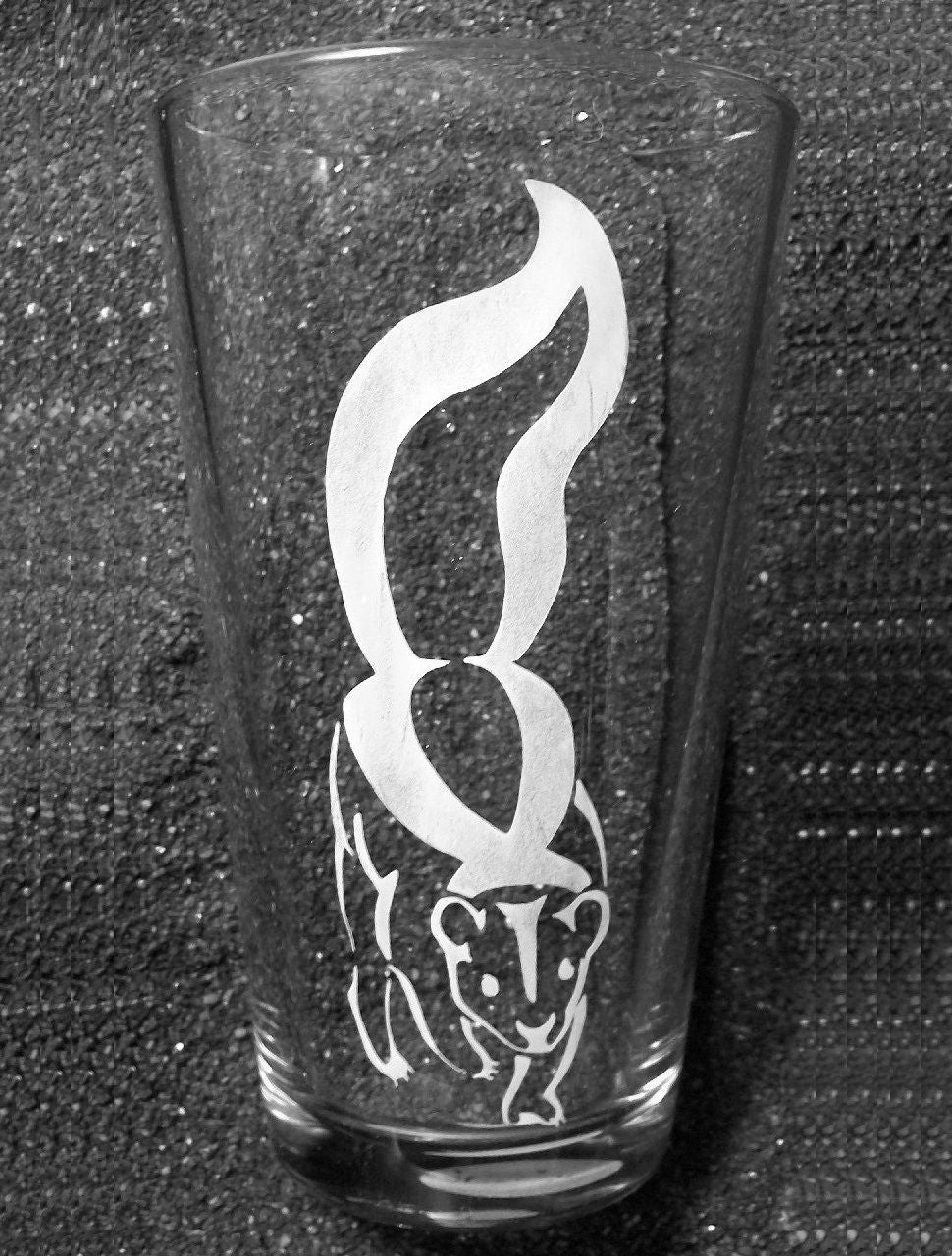 Skunk tribal tattoo etched pint glass tumbler cup