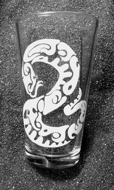 Tribal Tattoo Snake Serpent etched pint glass tumbler