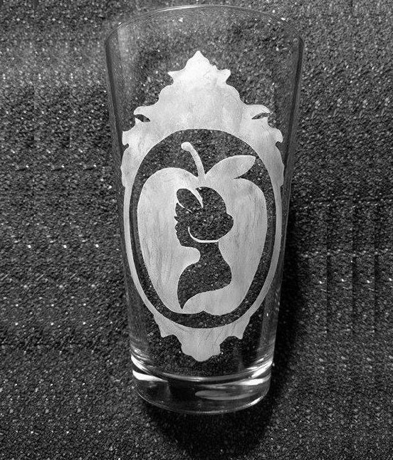 Snow White Fairy Tale etched pint glass tumbler cup