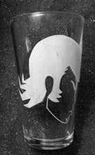 Load image into Gallery viewer, Space Dandy fanart etched pint glass beer tumbler cup
