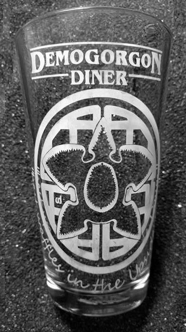 Stranger Things fanart Demogorgon Diner etched pint glass tumbler cup